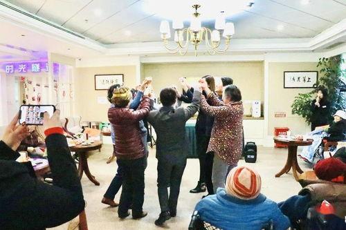 社交网络花絮,揭秘明星们的真实生活瞬间